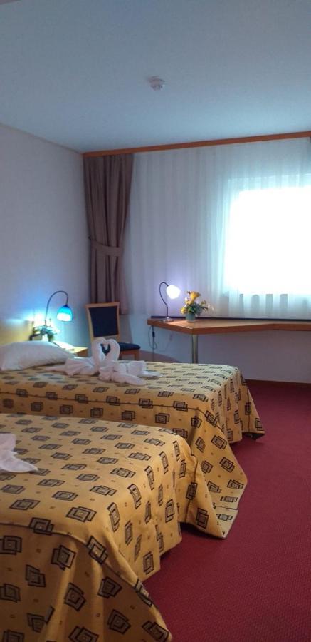 Iris Hotel Bors Ngoại thất bức ảnh