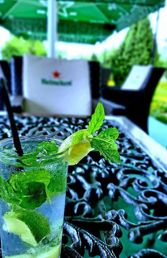Iris Hotel Bors Ngoại thất bức ảnh