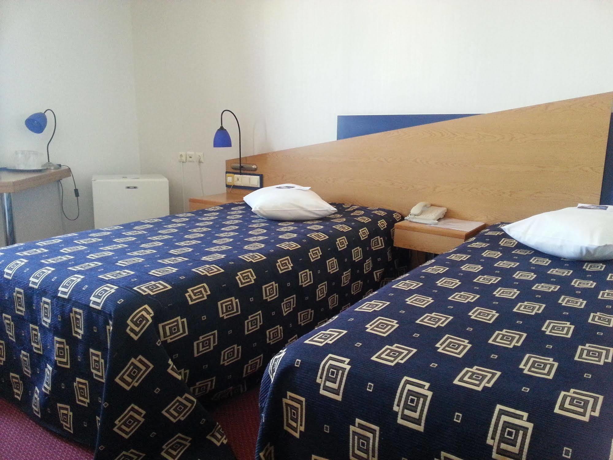 Iris Hotel Bors Ngoại thất bức ảnh