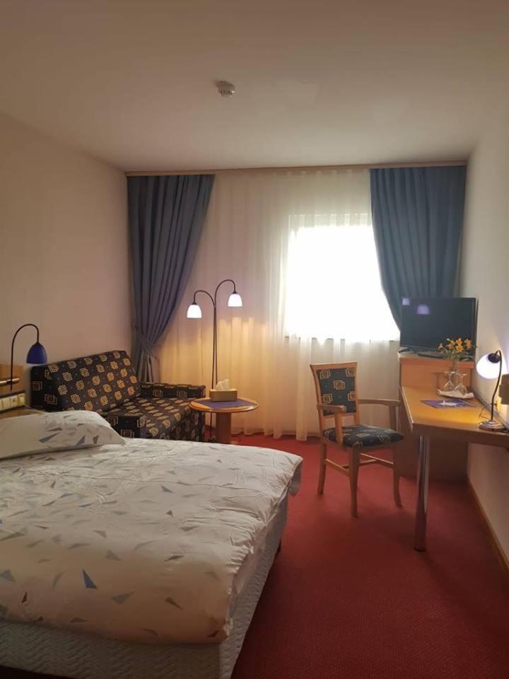 Iris Hotel Bors Ngoại thất bức ảnh